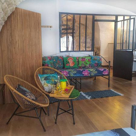 Pour Les Amoureux Des Vieilles Pierres Poussan Exterior photo
